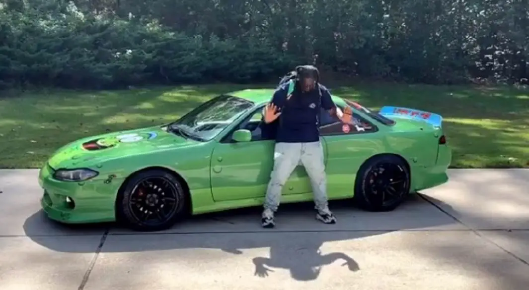 TPain's Strawberry face drift S14.5 has a Pickle Rick wrap and it's